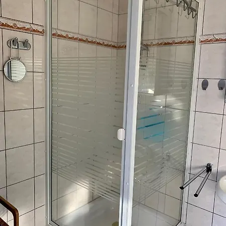 1 Raum Mit Küchenzeile In Apartamento Kappeln