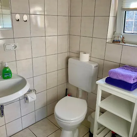 1 Raum Mit Kuechenzeile In